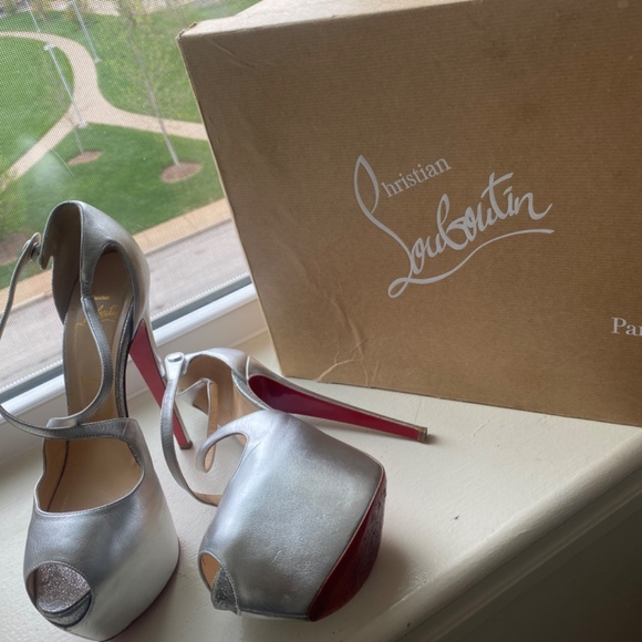 Showstopper Designer Shoes - Picture 2 of 4